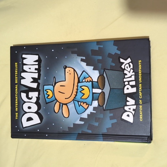 DOG MAN Book original start to the book series by Dav Pilkey - Picture 1 of 4